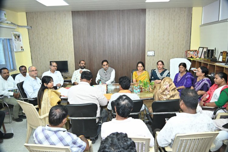 रायपुर पश्चिम में विकास कार्यों की विधायक मूणत ने की समीक्षा, दीपावली से पहले सभी स्ट्रीट लाइट दुरुस्त करने के निर्देश