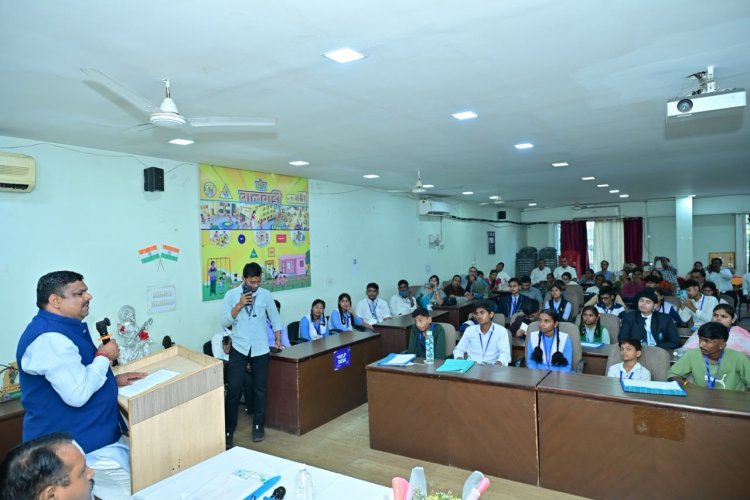 इंस्पायर अवार्ड योजना से बच्चों में नवाचार और वैज्ञानिक सोच को मिल रहा प्रोत्साहन - शिक्षा मंत्री गजेन्द्र यादव