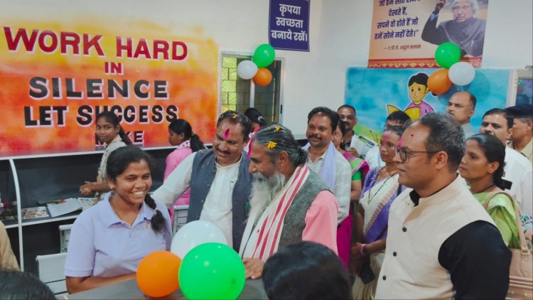 नक्सल प्रभावित कोयलीबेड़ा में शिक्षा की नई अलख, मावा मोदोल लाइब्रेरी से युवाओं को मिलेगी सफलता की नई उड़ान