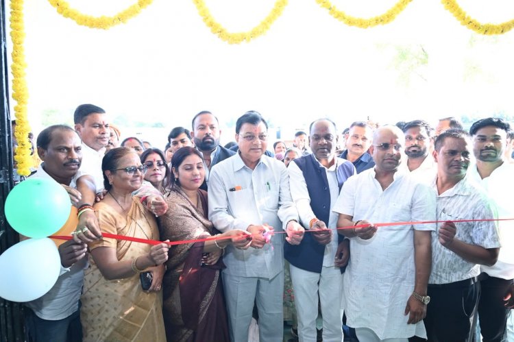 उद्योग मंत्री  लखन लाल देवांगन और विधायक  प्रेमचंद पटेल ने घुड़देवा में ₹99.64 लाख की लागत से निर्मित नवीन शाला भवन का किया लोकार्पण, विद्यार्थियों को मिली बेहतर शैक्षणिक सुविधा