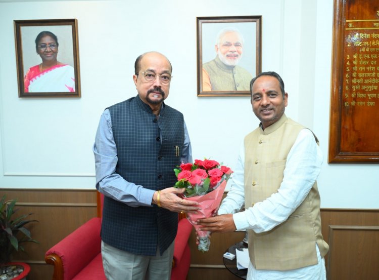  राज्यपाल श्री डेका से छत्तीसगढ़ रेड क्रॉस समिति के अध्यक्ष ने की सौजन्य भेंट