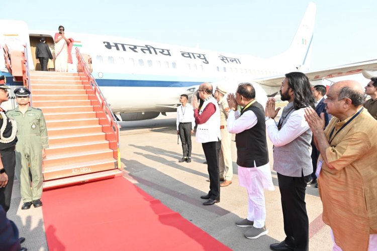 राष्ट्रपति श्रीमती द्रौपदी मुर्मु छत्तीसगढ़ प्रवास के पश्चात रायपुर से हुईं रवाना