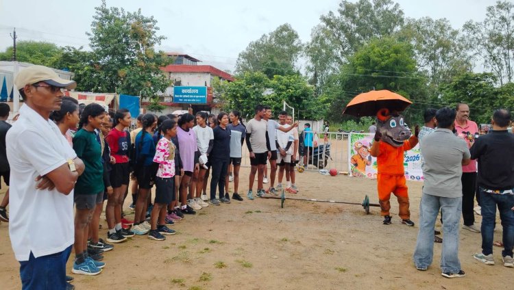 बस्तर ओलंपिक में अधिकाधिक भागीदारी के लिए नरहरदेव मैदान में जन जागरूकता कार्यक्रम आयोजित खेल एवं युवा कल्याण विभाग ने खिलाड़ियों और युवाओं को किया प्रोत्साहित