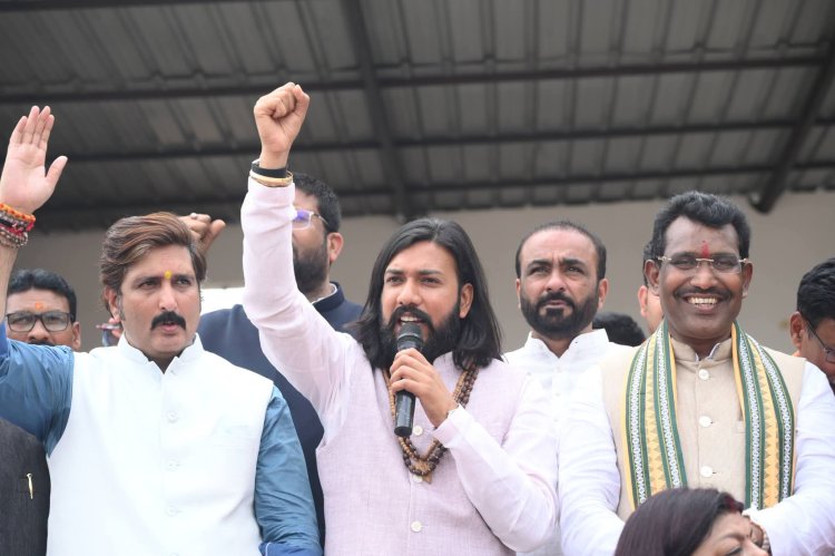 गरियाबंद में भाजपा की विशाल पदयात्रा में शामिल हुए कैबिनेट मंत्री गुरु खुशवंत साहेब
